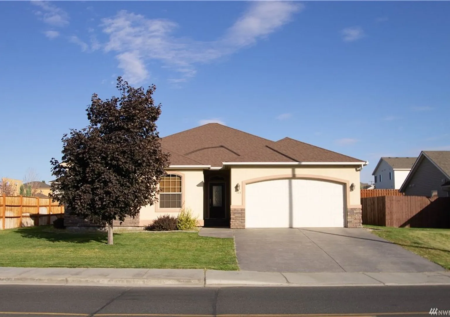 Beautiful 3 bed 2 bath stucco home in a newer area of homes. Just down the street from Park Orcha... — Photo 1