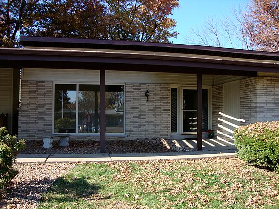 Entry terrace