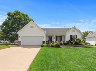 102 Fawn Lake Ct, Saint Peters, MO 63376