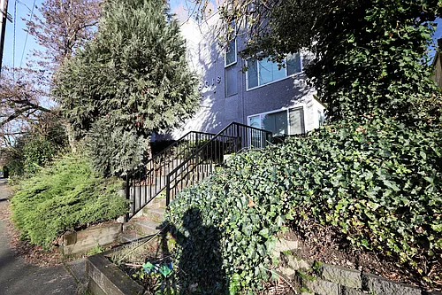 5018 11th Ave NE #D Photo 1