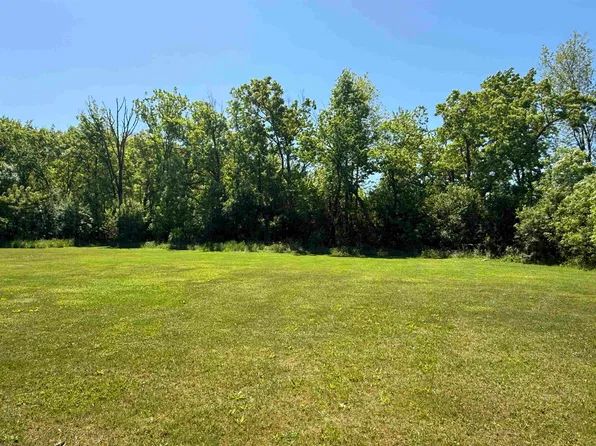 2096 Carrier Dr, Mount Morris, MI 48458