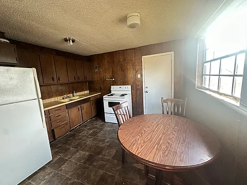 305 Dolomita St Photo 1