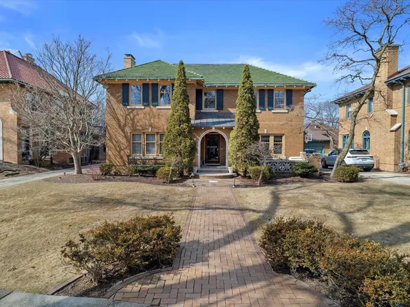 3535 North Summit AVENUE, Shorewood, WI 53211