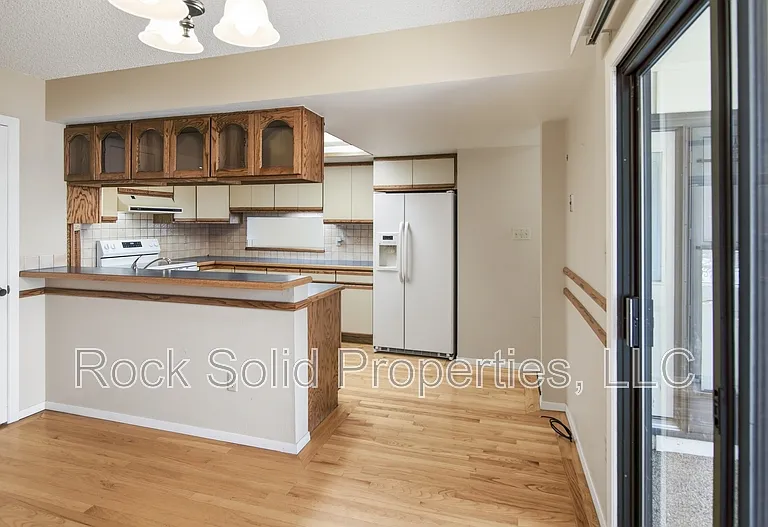 5416 Meadowbrook Dr — Photo 5