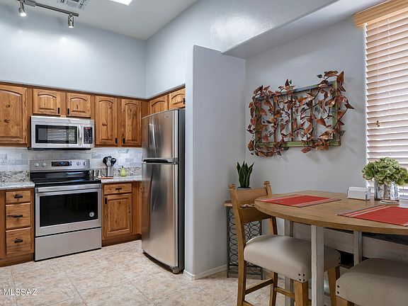 4th image of 6359 N Camino De Cabaluna
