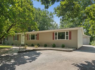 462 Old Hickory Rd, New Lenox, IL 60451