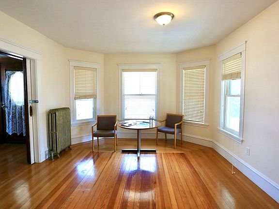 4th image of 124 Forest St