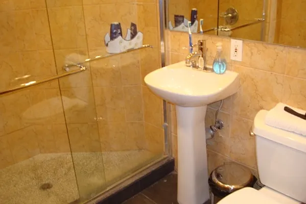 Rented by Maz Group NY | media 2