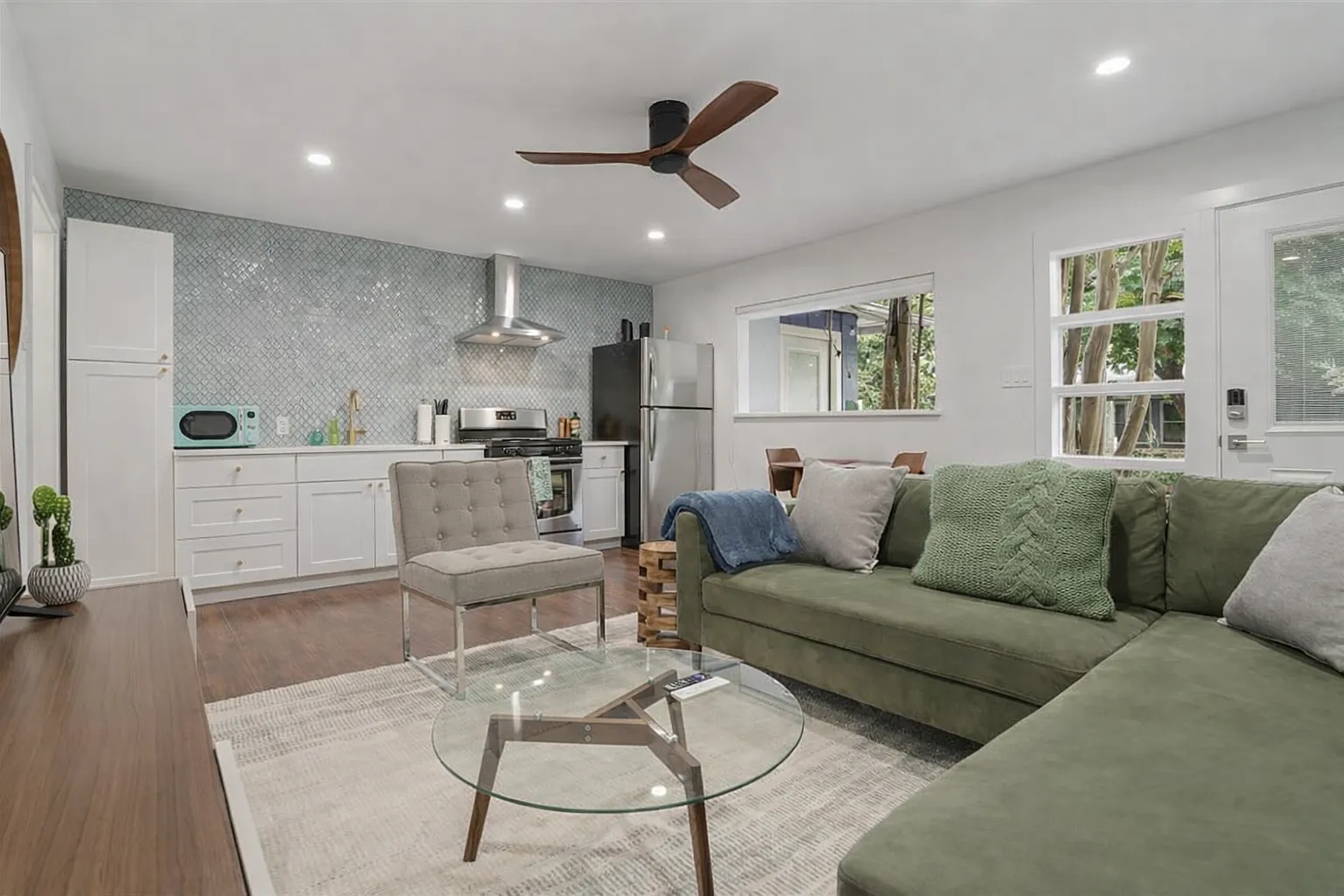1909 Anita Dr — Photo 3