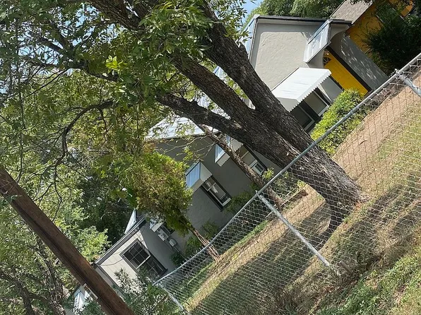 414 Lucille St, Kerrville, TX 78028
