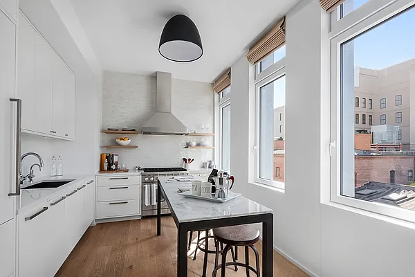 Sold by Coleman Real Estate Group | media 7