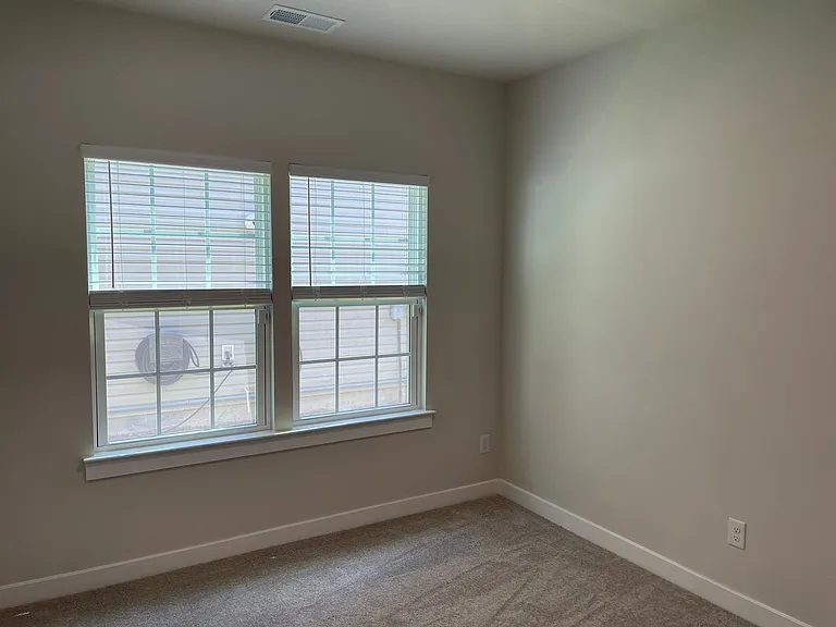 2116 Sounders Ln NE — Photo 22