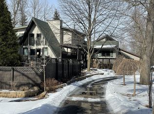 5714 Sampe Rd, Manitowoc, WI 54220