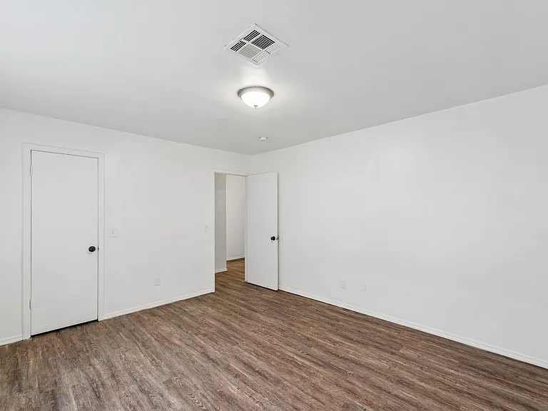8514 Candlewood Dr — Photo 39