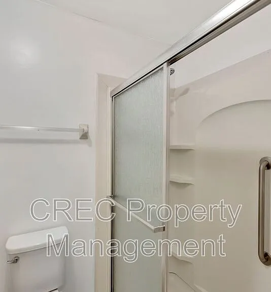 207 Lynton Ct — Photo 15