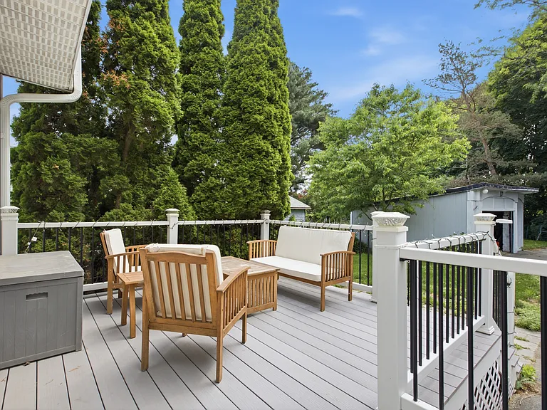 25 Thistle Ave #1 — Photo 8