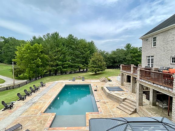 4th image of 2203 Henge Point Ln