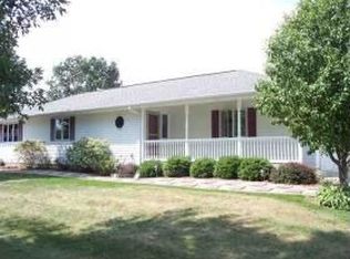 720 Dilenbeck Dr, Geneseo, IL 61254