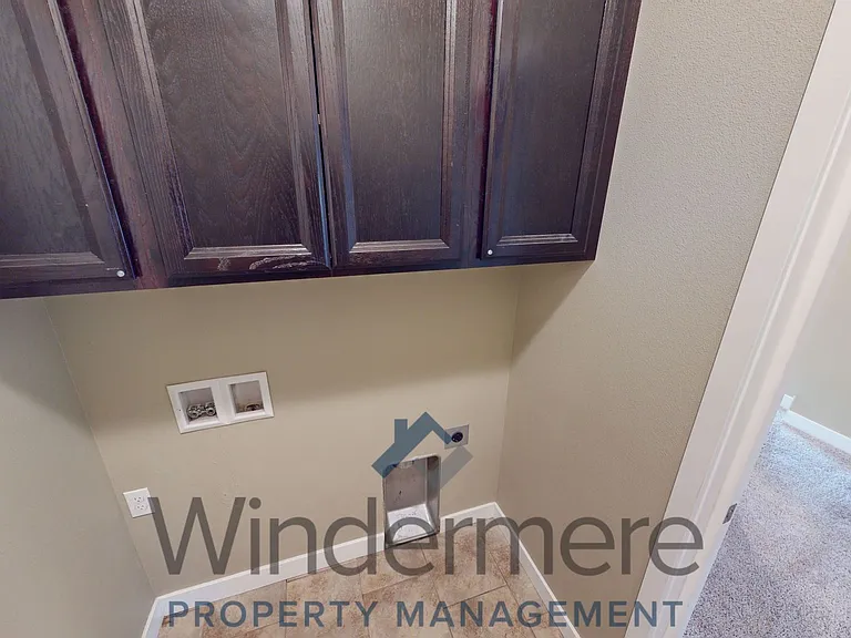 808 NE Bunky Ln — Photo 14