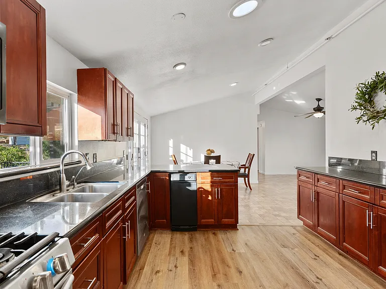 35401 Ridge Route Rd — Photo 21