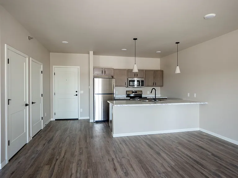 The Plains Apartments — Photo 8