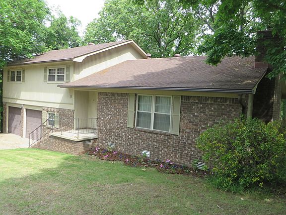 3rd image of 8 Willow Oak Ln