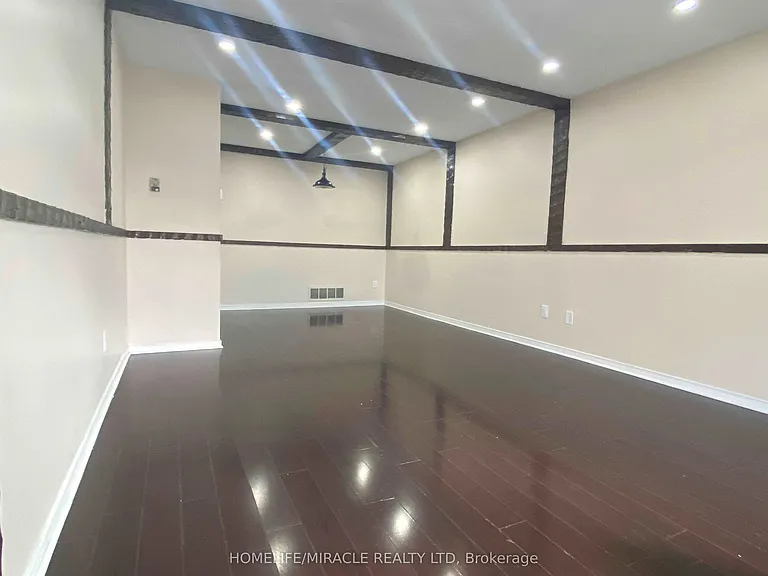 36 Bruce Beer Dr — Photo 4