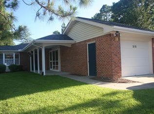 315 Mockingbird Ct, Pinehurst, NC 28374