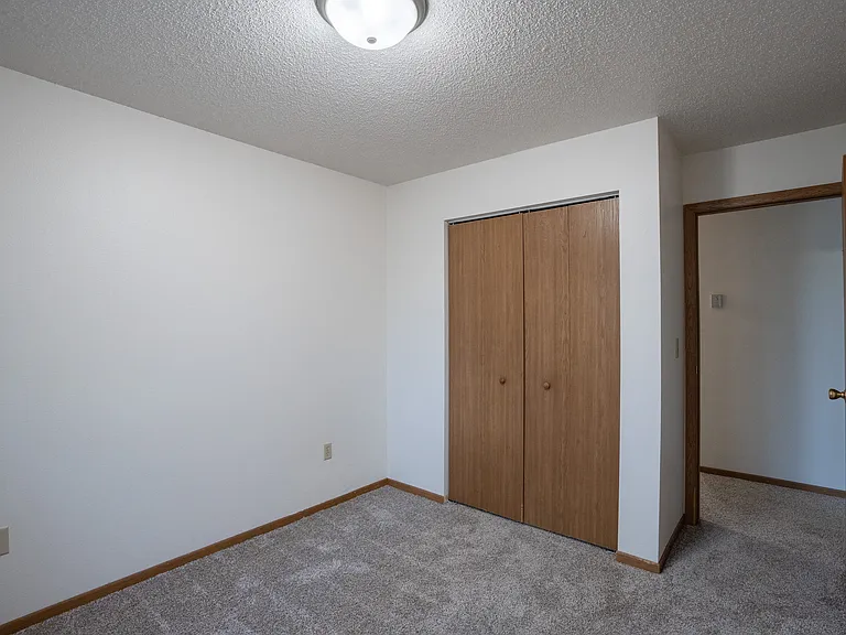 Fargo, ND Prairie Park Apartments | Bedroom