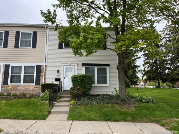 1200 Marseille Ct #101, Rochester, MI 48307