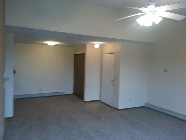 1875 Knoll View Dr #TOP — Photo 3