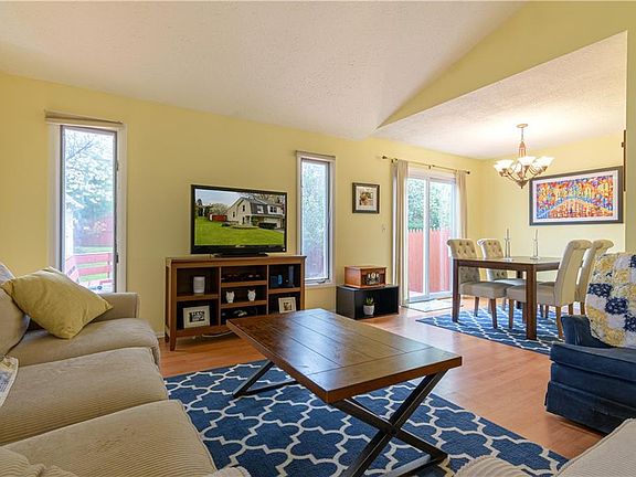 3rd image of 168 Willow Pond Way