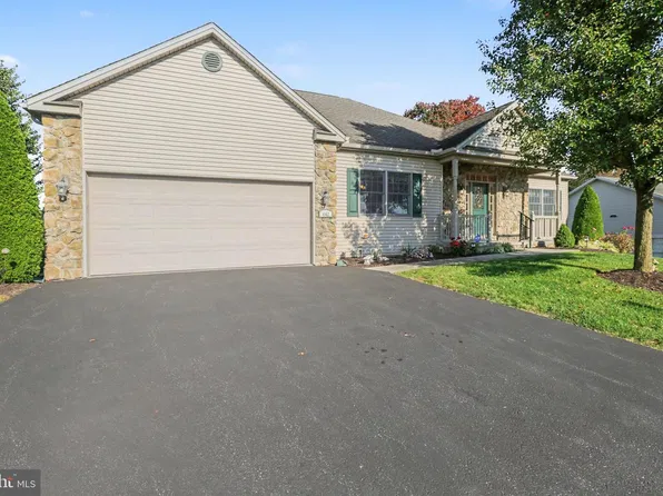 442 Woodland Dr, Dillsburg, PA 17019