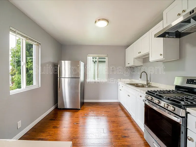 1711 Delaware Ave #5 — Photo 9