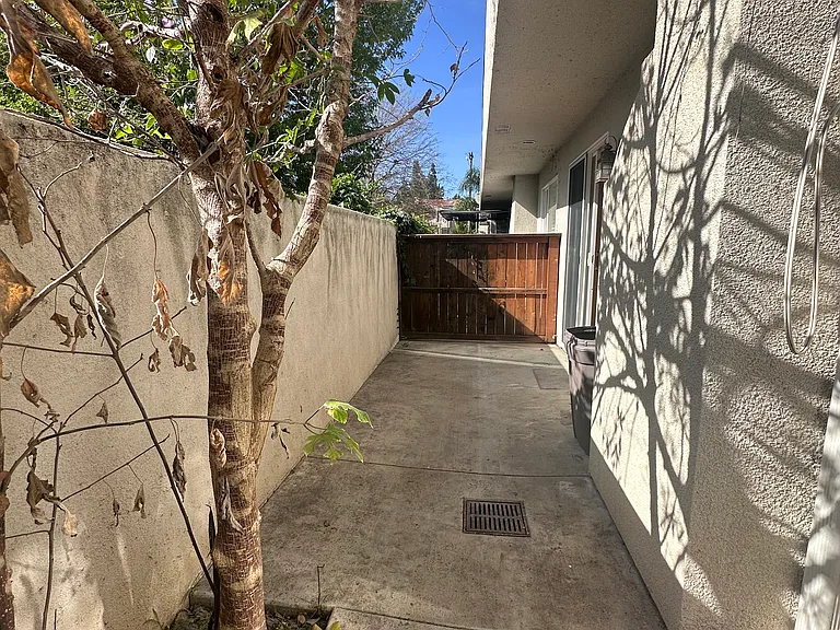 7124 Farralone Ave #107 — Photo 19