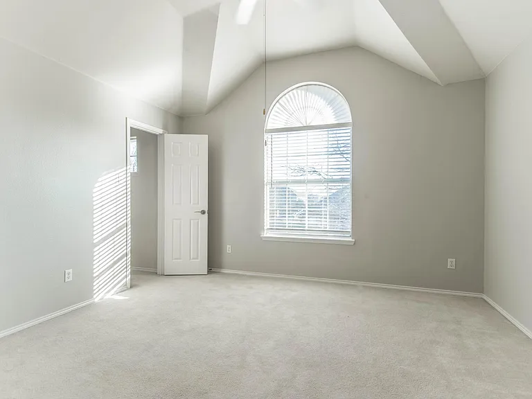 1521 Hidden Cove Ct — Photo 23