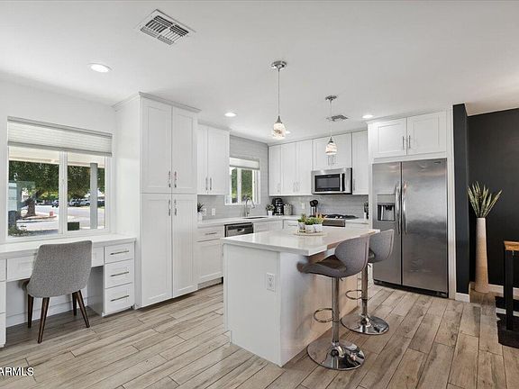 3rd image of 4720 N 14TH Avenue