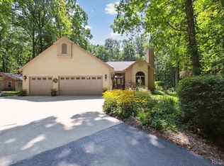 12166 Andresen Dr, South Lyon, MI