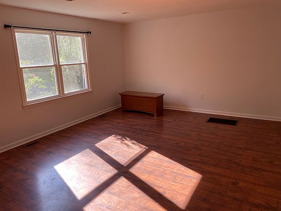 5th image of 11107 Burwell Rd