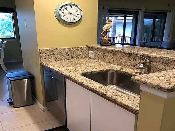 2nd image of 64 4th St APT D201