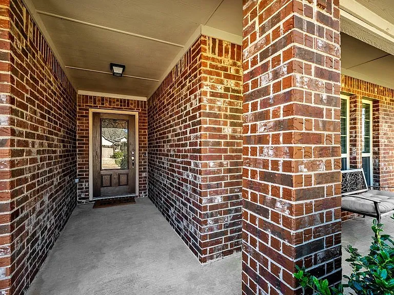 2413 Michelle Creek Dr — Photo 3