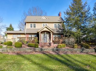 2925 Circle Dr, Stow, OH 44224