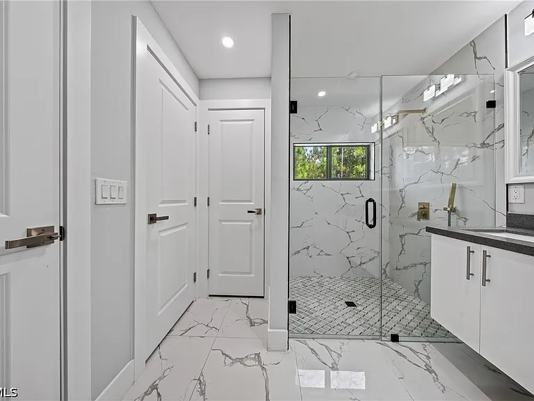738 Sunrise Blvd — Photo 22
