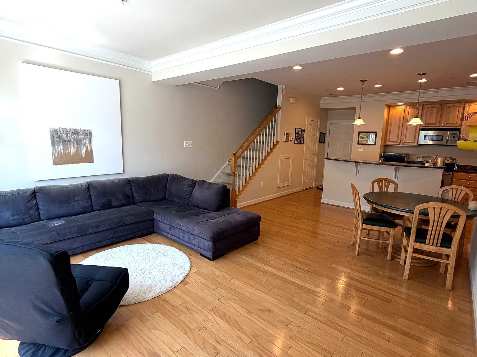 3 bed, 2.5 bath, 1868 sqft, $2,500 — Photo 2