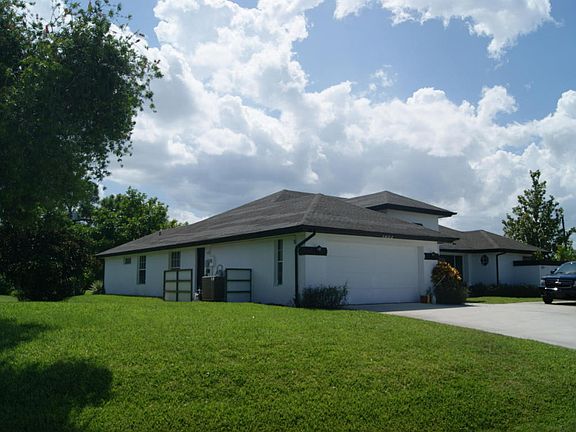 3rd image of 1602 SW Norman Ln