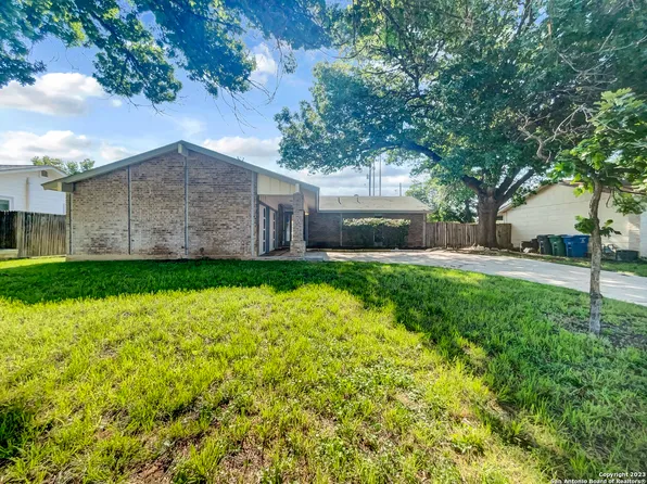 8814 GARDEN QUARTER ST, San Antonio, TX 78217