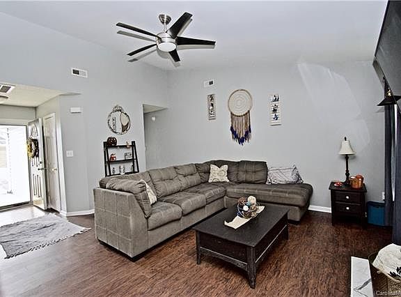 3rd image of 313 Athens Hls