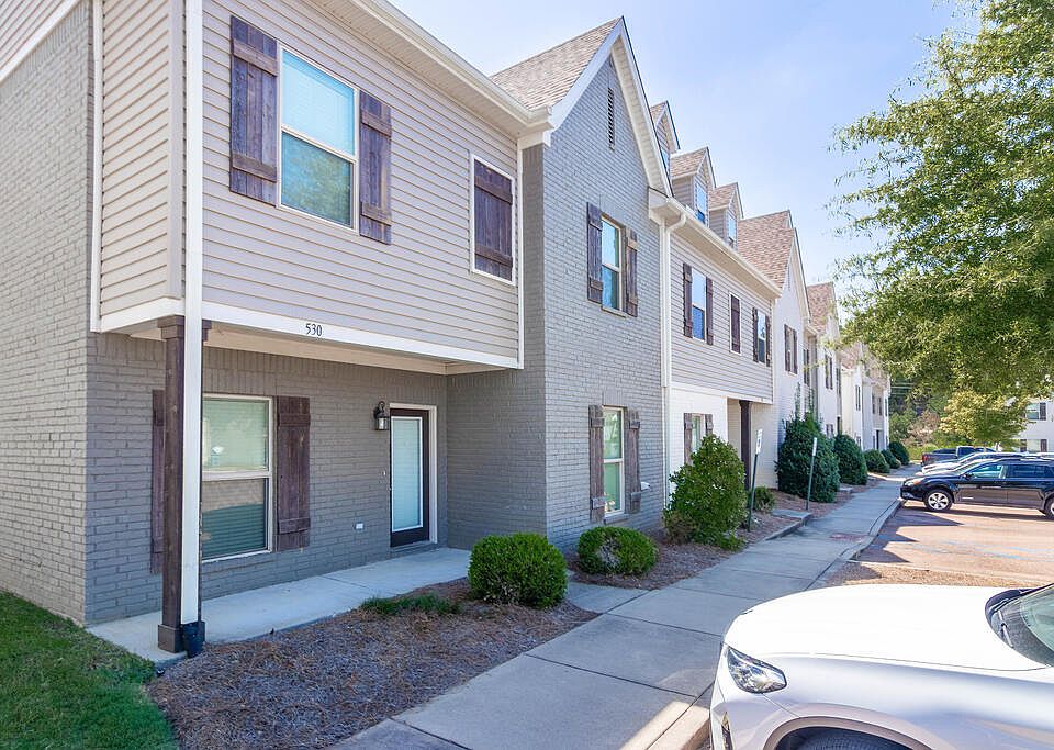 1st image of 530 Fifer Cir