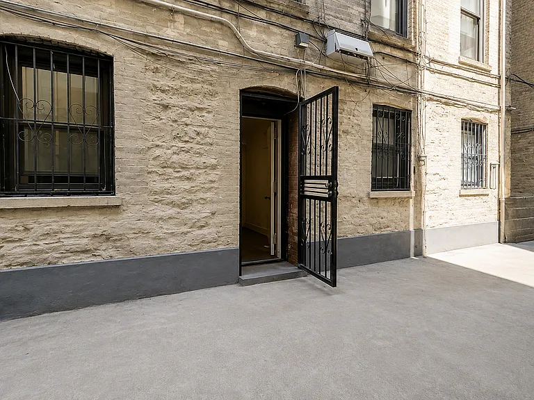 140 W 111th St #B1 — Photo 7