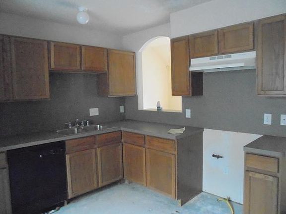 Great kitchen area!